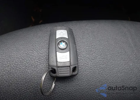 2011 BMW 328I из США, поврежденный, VIN WBAPH5G51BNM77562